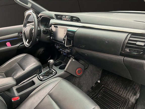 Toyota HiLux 29 of 30
