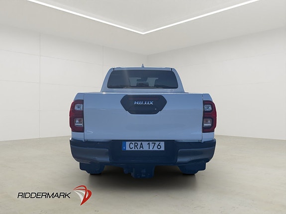 Toyota HiLux 8 of 30