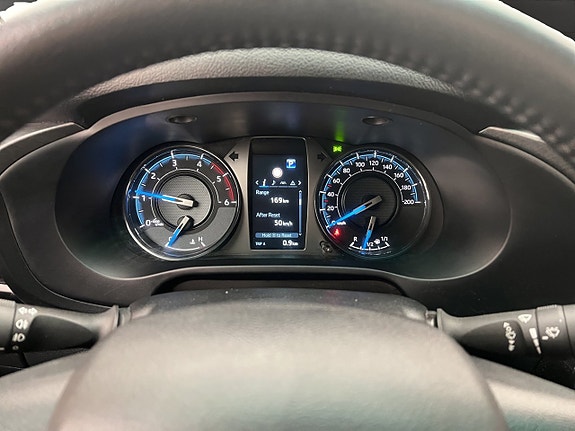 Toyota HiLux 20 of 30