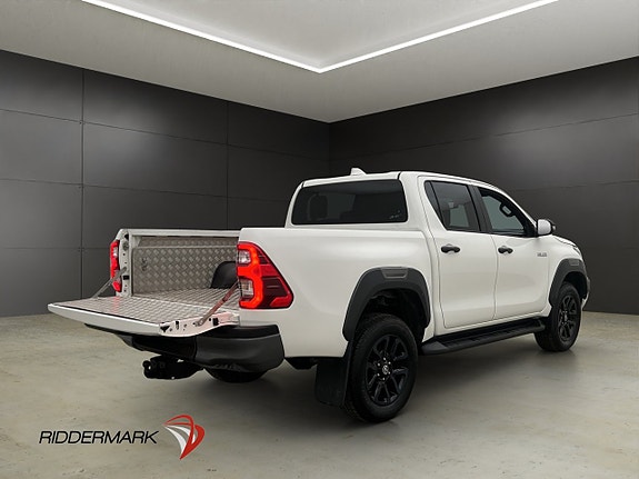 Toyota HiLux 11 of 30