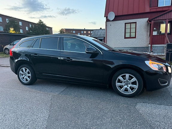 Volvo V60 3 of 7