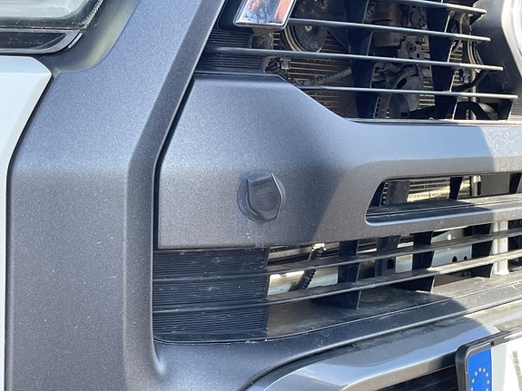 Toyota HiLux 14 of 30