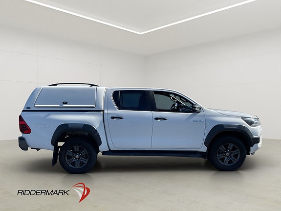 Toyota HiLux 2 of 30