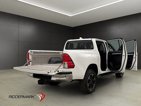 Toyota HiLux 12 of 30