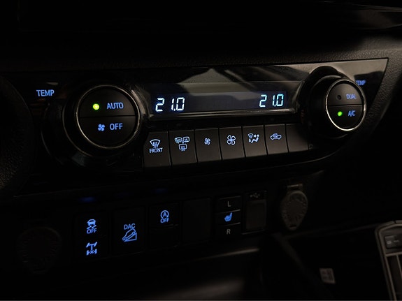 Toyota HiLux 25 of 30