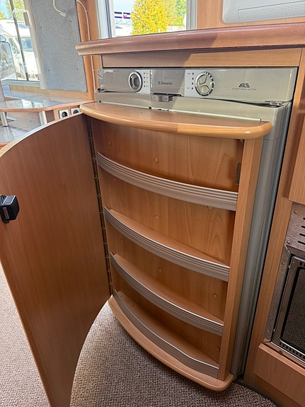 Bürstner ELEGANCE 660  (3500kg) 11 of 21