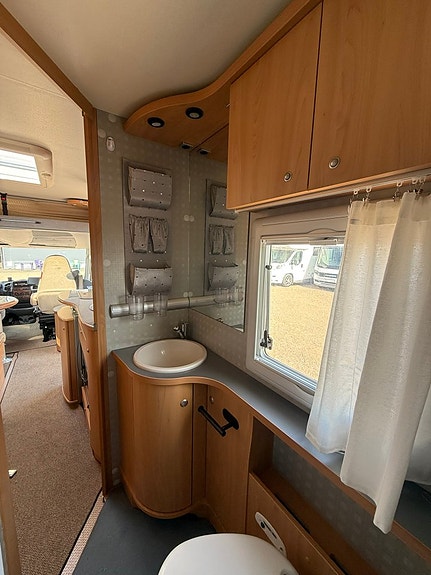 Bürstner ELEGANCE 660  (3500kg) 16 of 21