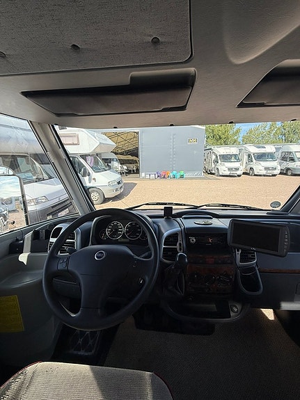 Bürstner ELEGANCE 660  (3500kg) 17 of 21