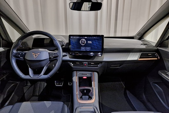 Cupra Born 7 of 13