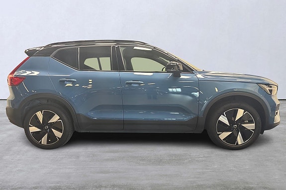 Volvo EX40 3 of 27