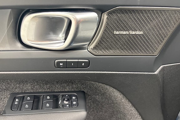 Volvo EX40 26 of 27