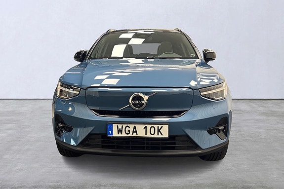 Volvo EX40 7 of 27