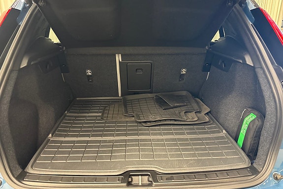Volvo EX40 13 of 27