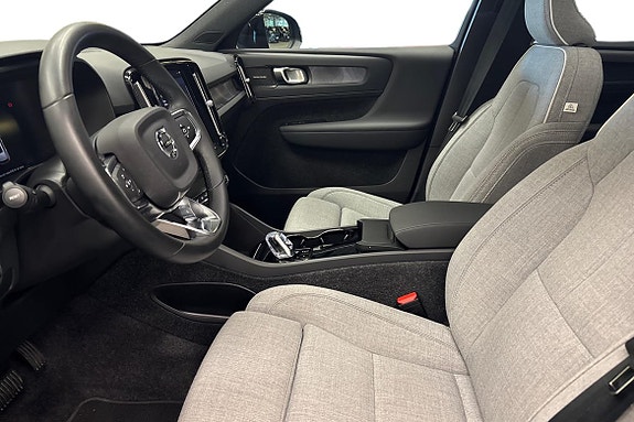 Volvo EX40 8 of 27