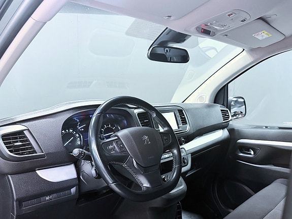 Peugeot Traveller 16 of 19