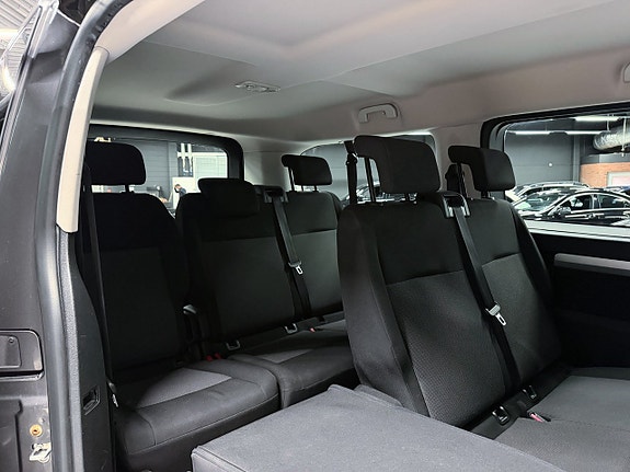 Peugeot Traveller 17 of 19