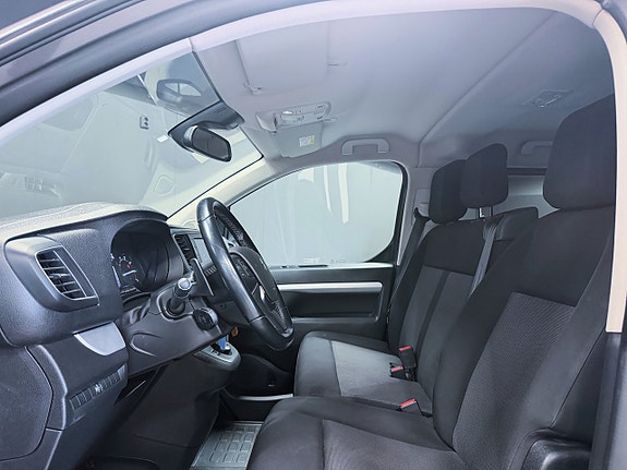 Peugeot Traveller 4 of 19