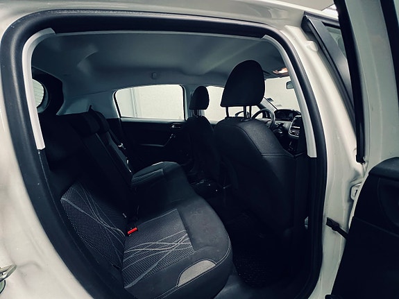 Peugeot 208 9 of 26