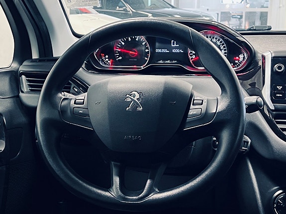 Peugeot 208 13 of 26