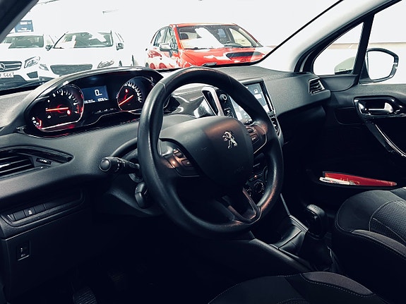 Peugeot 208 16 of 26