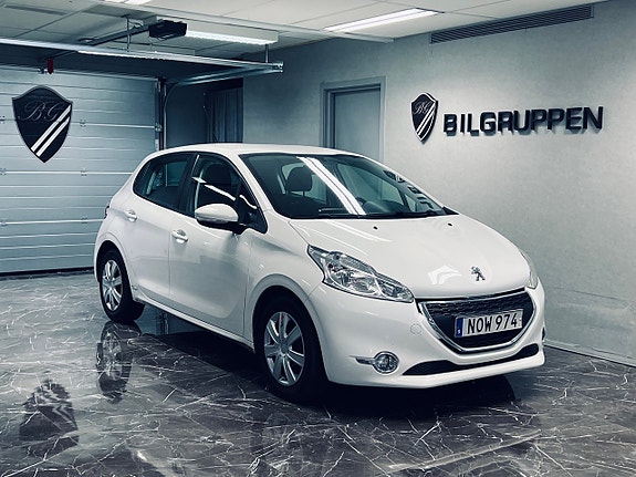Peugeot 208 2 of 26