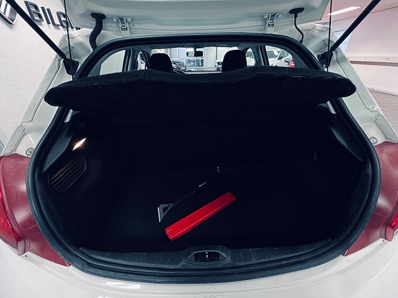 Peugeot 208 7 of 26