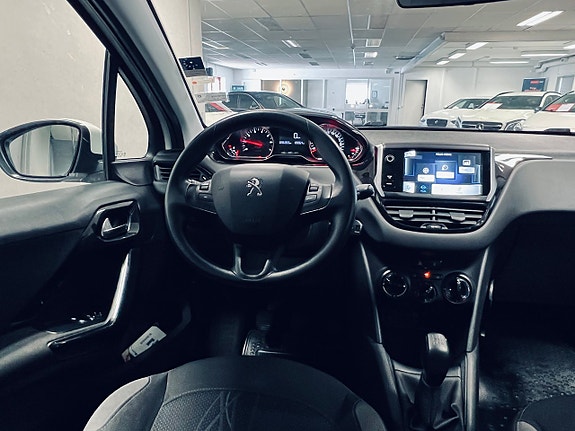 Peugeot 208 12 of 26