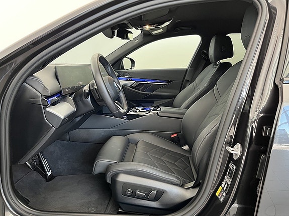 BMW 530e 5 of 17