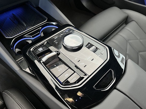 BMW 530e 8 of 17