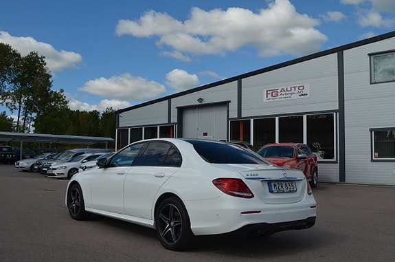 Mercedes-Benz E300 11 of 29