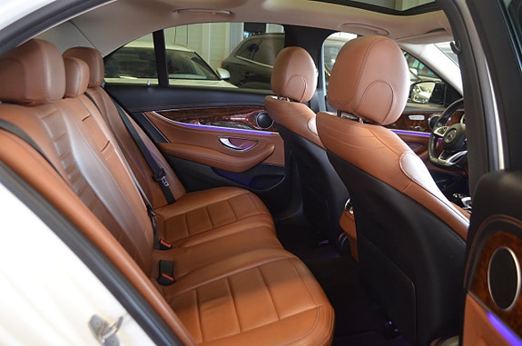 Mercedes-Benz E300 22 of 29
