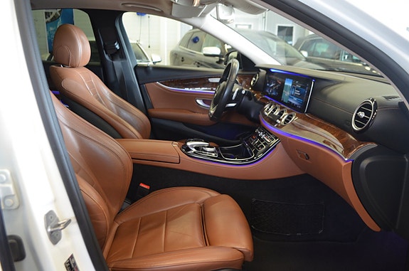 Mercedes-Benz E300 17 of 29