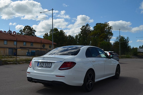 Mercedes-Benz E300 13 of 29