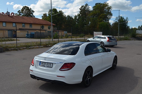 Mercedes-Benz E300 12 of 29