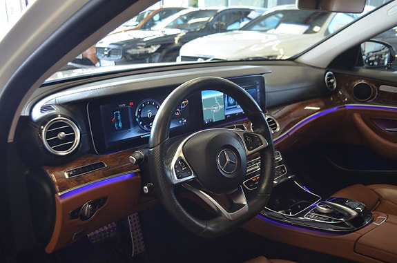 Mercedes-Benz E300 21 of 29