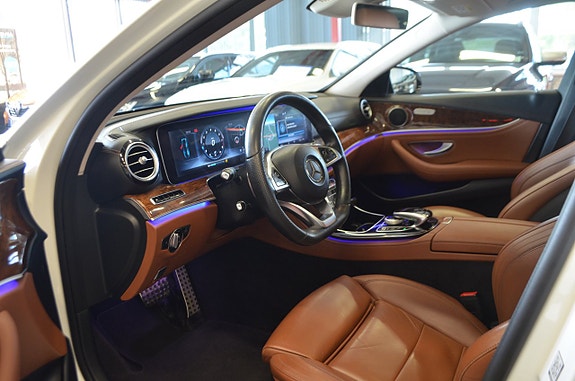 Mercedes-Benz E300 19 of 29