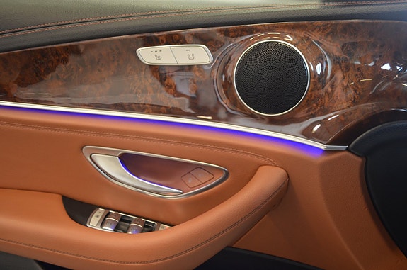 Mercedes-Benz E300 27 of 29