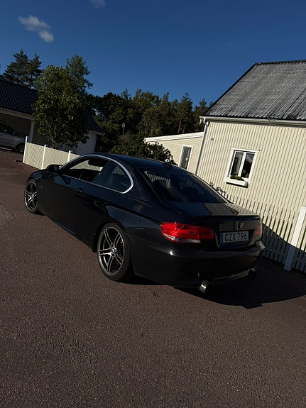 BMW 335i 2 of 3