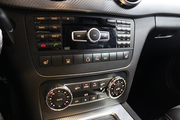 Mercedes-Benz GLK220 16 of 23