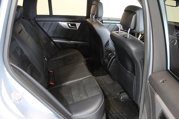 Mercedes-Benz GLK220 9 of 23