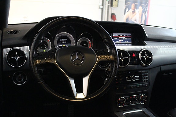 Mercedes-Benz GLK220 13 of 23