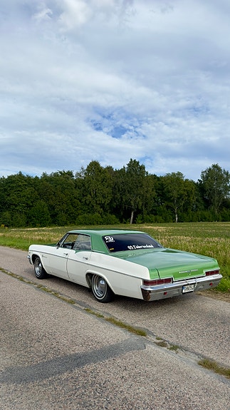 Chevrolet Impala 2 of 8