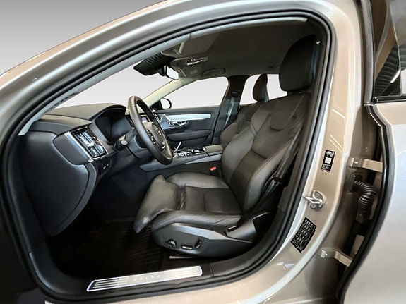 Volvo V90 9 of 16