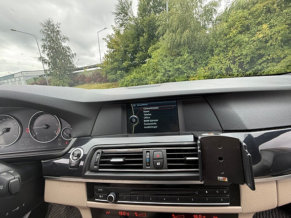 BMW 525d 8 of 11
