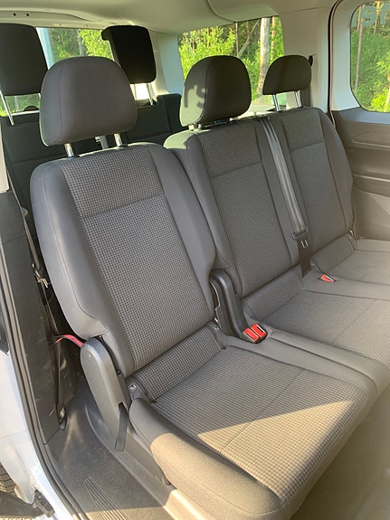 Volkswagen Caddy Maxi 6 of 8