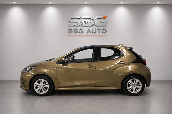 Toyota Yaris 3 of 18