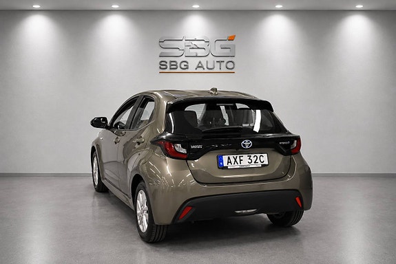 Toyota Yaris 4 of 18