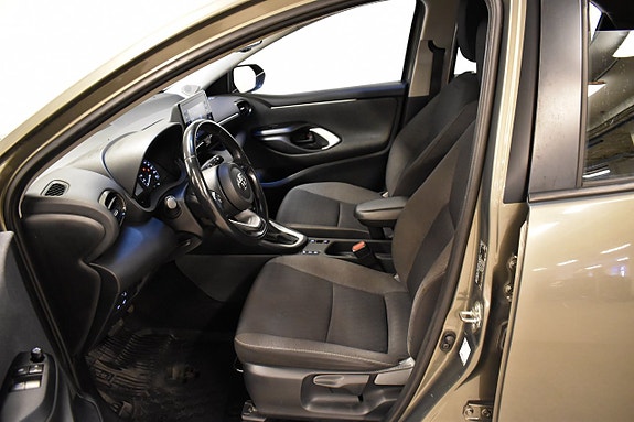 Toyota Yaris 10 of 18