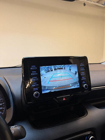 Toyota Yaris 7 of 18