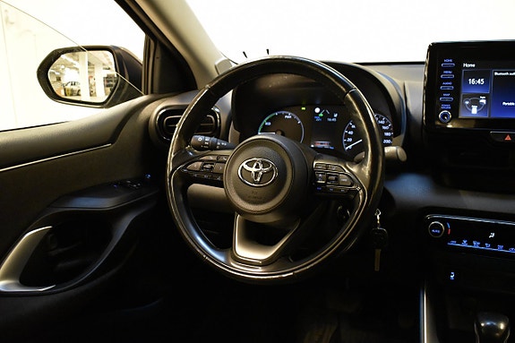 Toyota Yaris 15 of 18